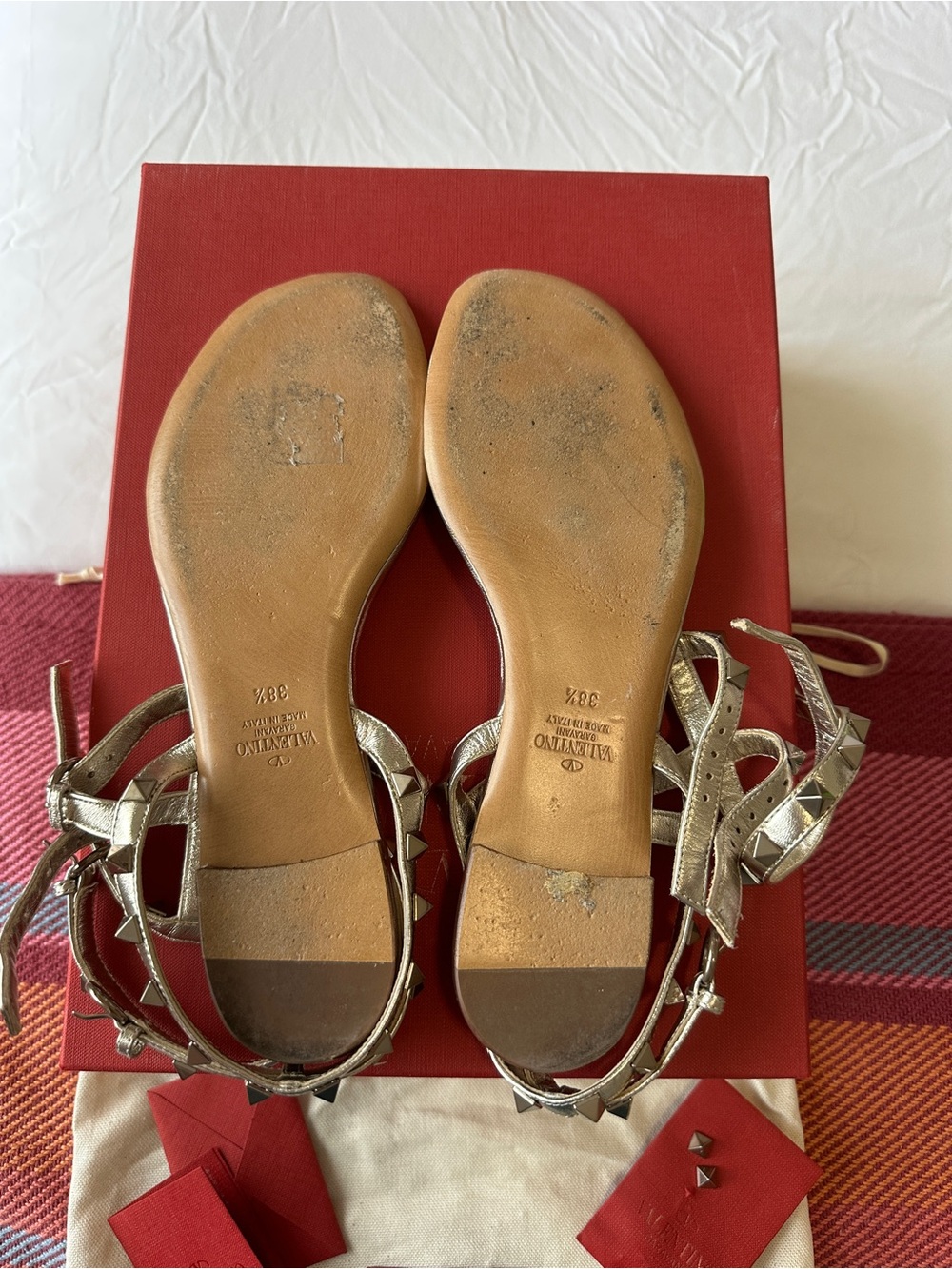 Valentino Garavani Metallic Gold Rockstud T-Strap Flat Sandals - Picture 3 of 5